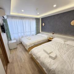 浅草駅徒歩8分 浅草寺すぐそばの仲見世散策ステイ DqcSoE