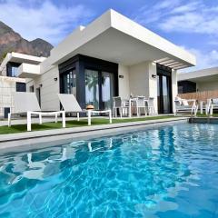 Villa with private pool and stunning vews