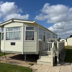 Meadow Lakes 71 - Golden Palm Resort - Pet Friendly - On site Swimming Pool - On site club house - Meadow Lakes Caravan Hire