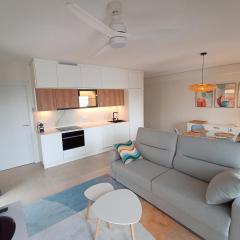 Céntrico apartamento con piscina y parking