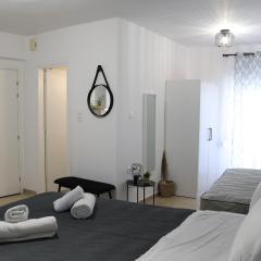White Ruby Sea Side Studio