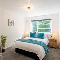 Comfortable 3-Bed House Close to Roundhay Park