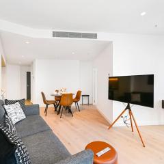 Next to Skybus Luxe 2 Bed 2 Bath with Parking Pool Gym Sauna