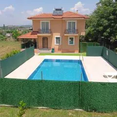 Villa Mayki
