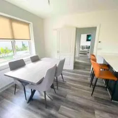 Luxury House Newbridge Kildare - 3 double bedrooms - sleeps 6 - 25 minute train Dublin City Centre