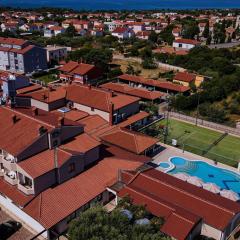 Rooms with a swimming pool Peroj, Fazana - 24329
