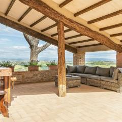 Renewed Apartment With Tuscan Hills View