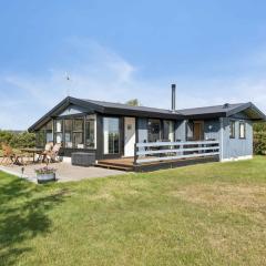 Lovely Cottage Close To The Water