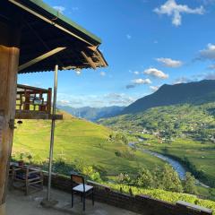 Pham's House - Homestay & Cafe