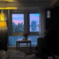 Sokcho Marinabay 305 "Lake View"