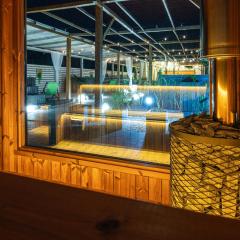 Old Tree Home & Restaurant