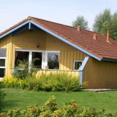 4 Personen ebenerdiges, barrierefreies Ferienhaus in erster Reihe zum See in Otterndorf