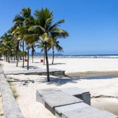 Apto com wi-fi, ar cond e garagem a 100m da praia