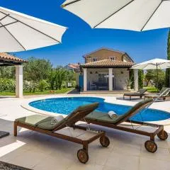 Villa Luka in Fažana with pool & playground only 600 meter from the beach