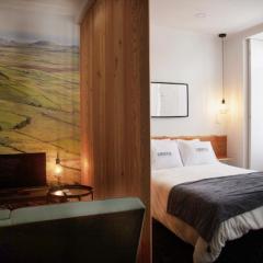 Cristal apartamentos 1ºdireito Praça Velha