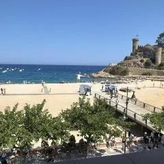 Beachfront Victoria apartment in tossa 2
