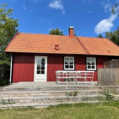 Semi-Detached House 210m from Beach