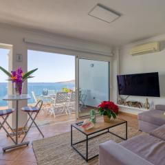 Apartment in Tufia with Oceanfront Terrace