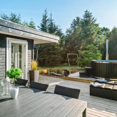 2 Bedroom Amazing Home In Hals