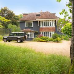 Country Home in Idyllic South Downs - Views, Free Parking for 7 cars, Play room, Steam room, Fire Pit and more