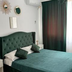 Royal Reed Apartments