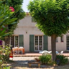 House in Sablettes with Garden & Parking