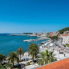 Luxury apartment Blue on Riva promenade