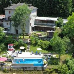Casa Benassi ,Room&Suite , con piscina