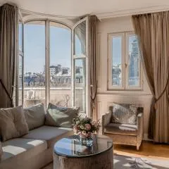La Clef Louvre Paris by The Crest Collection
