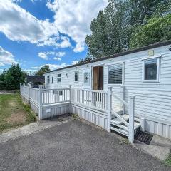 Great Caravan With Spacious Decking Southview Holiday Park, Skegness Ref 33035V