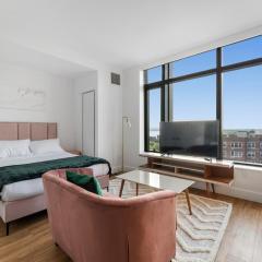 Sleek and Stylish Studio, Luxe Perks in Prime Spot