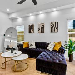 Luxury 4BR Escape 10mins to NRG, Dwtn HTX, Zoo, and MedCtr