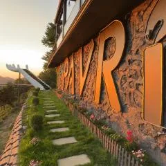 Pavri suit bungalov