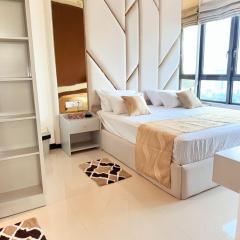 Chevalra Luxury TRI-ZEN Apartment in Central Colombo - Galle-Face & Lotus Tower View