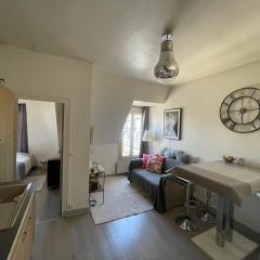 Eiffel Apartment