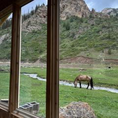 Camp Moldo pass on the road to Son Kol lake, overnight stay, meals, tea, coffee