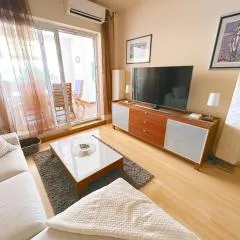 Luxury front row designer apartment