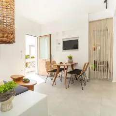 Aurora Apartment (Pera Gialos)