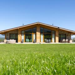 Villa Eliyas with Jacuzzi near the Pirin Golf Resort