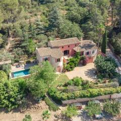 Provençal Mas With Pool In Carqueiranne