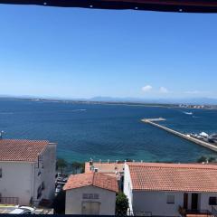 Appartement Roses 5 couchages, balcon avec vue panoramique, parking