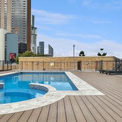 1-Bed Urban Getaway Near the Brisbane River