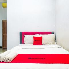 RedDoorz near Batik Tulis Celaket 2