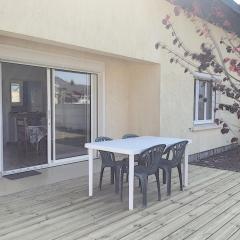 Maison de plain-pied avec terrasse, centre ville, à 150m de la plage - FR-1-361-334