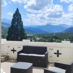 Appartement de Standing avec Terrasse et Parking à Jausiers - FR-1-804-24