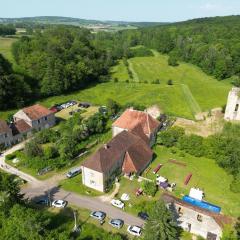Gîtes de caractère avec jardins au cœur de la nature, idéal pour familles et amis - FR-1-583-505