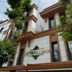Center Hill Hotel