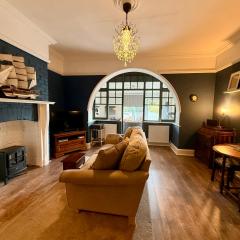Luxury Garden Flat by the Sea, Captains Quarters