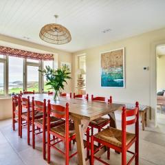 Headlands- Stylish Oceanfront Property on Harlyn Bay