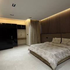 شقة بالدور الثالث